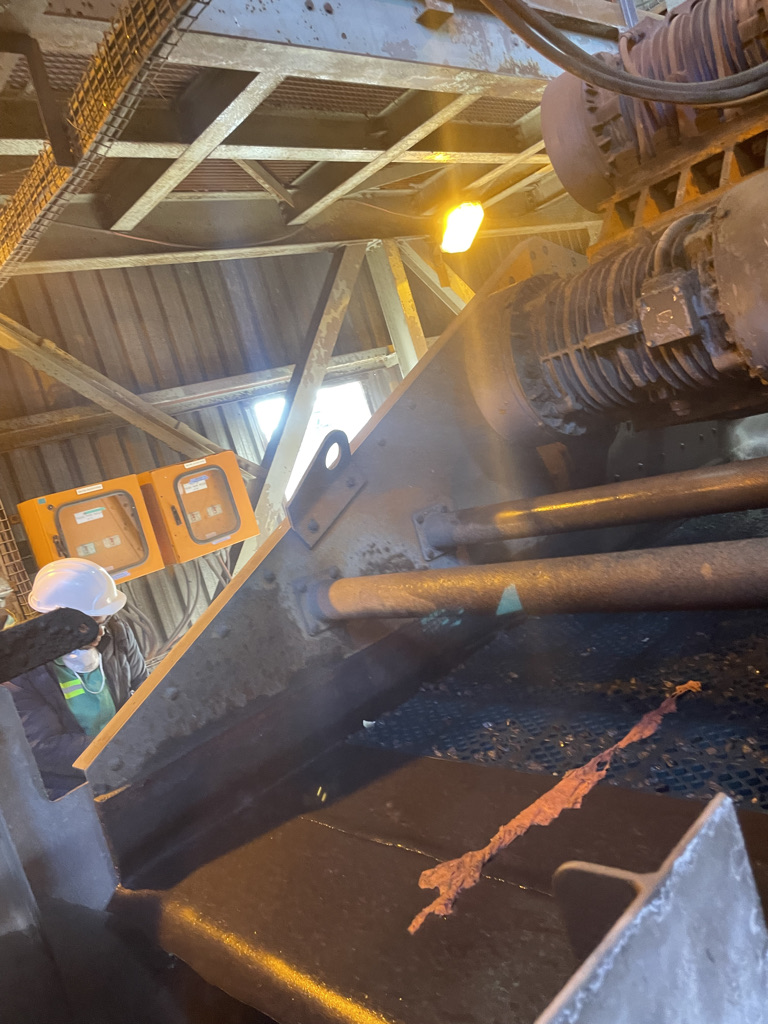 Drive and screening equipment